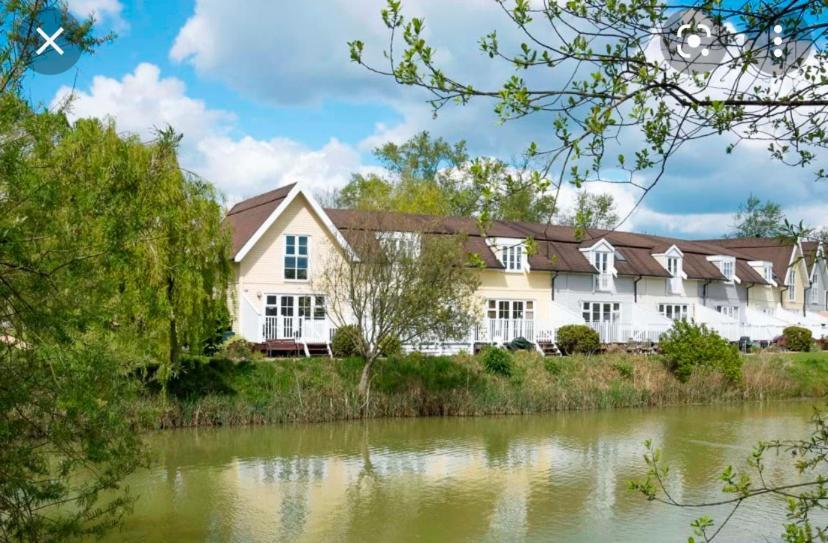 Emerald Lake House South Cerney Luaran gambar