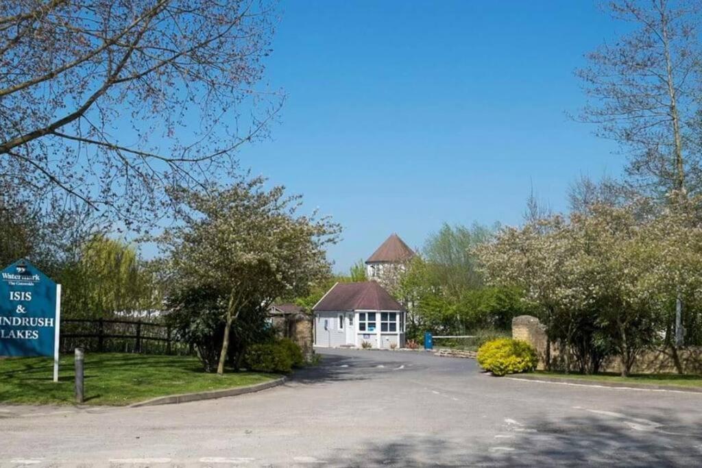 Emerald Lake House South Cerney Luaran gambar